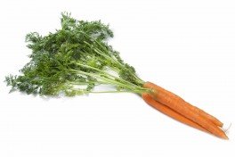 Морковь молодая с ботвой